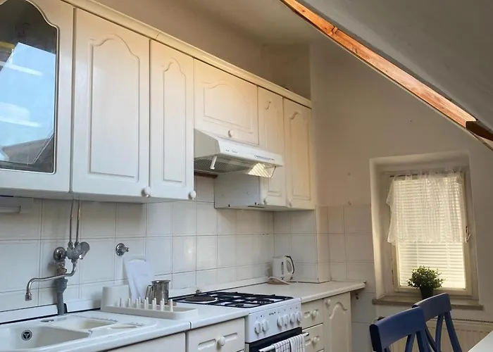 Apartment For 6 With Parking